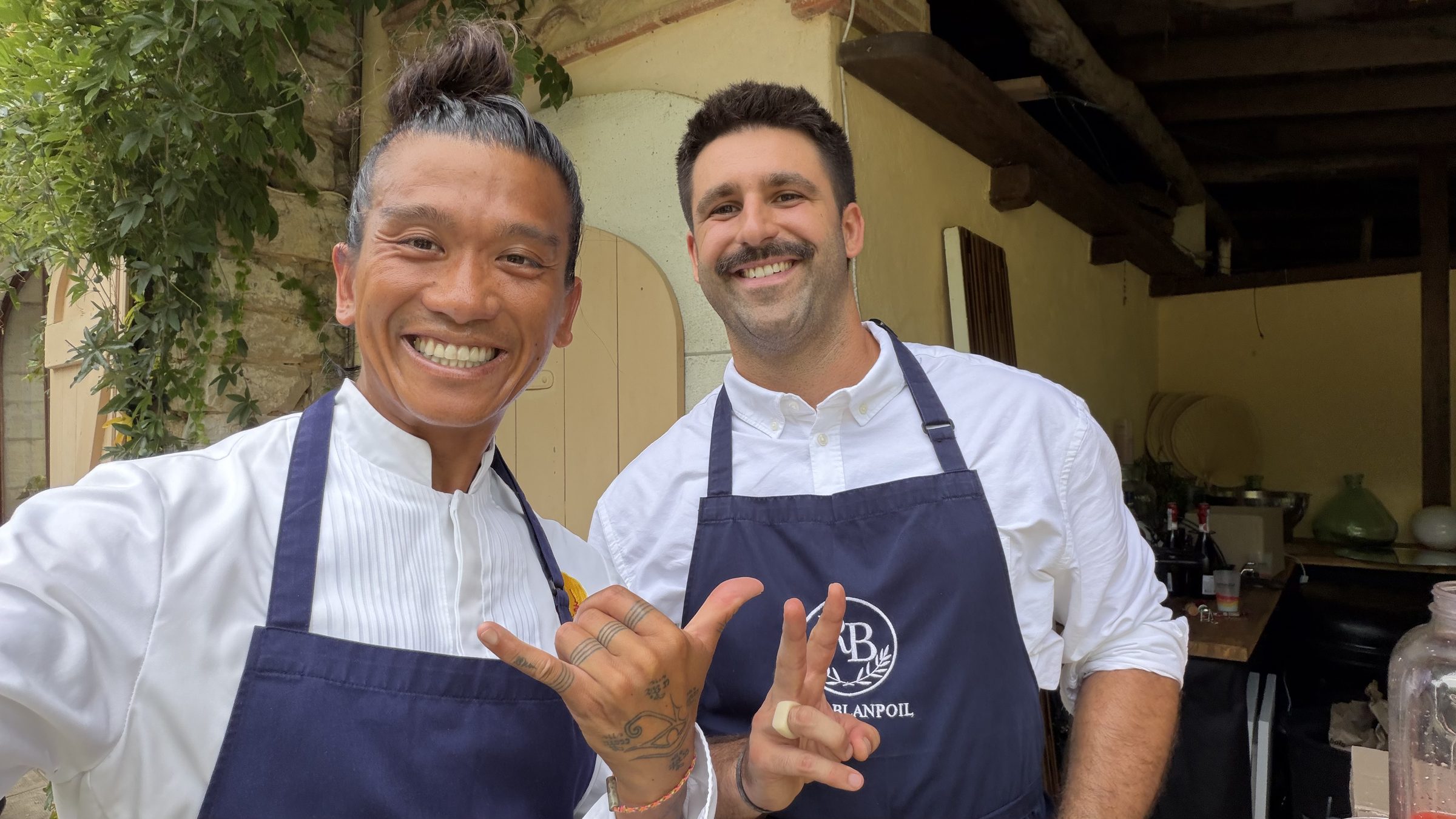 Précision du dressage d'un plat par le chef privé